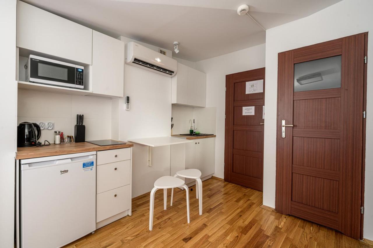 Apartment On/set *